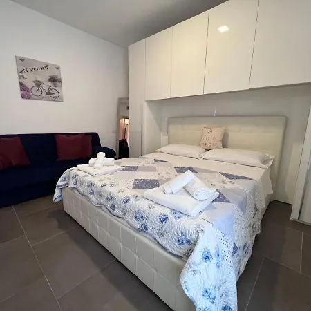 Smeralda Flats Apartment *