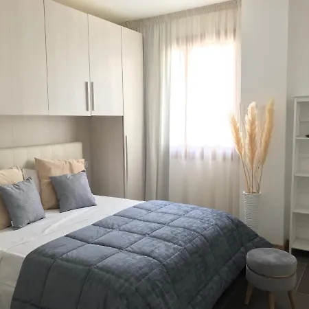 Apartament Smeralda Flats *