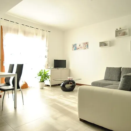 Apartament Smeralda Flats *
